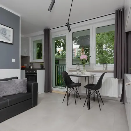 Cozy With Balcony Mokotów By Renters Apartamento *