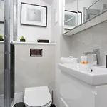 Metro Wierzbno Cozy Mokotow By Renters Βαρσοβία
